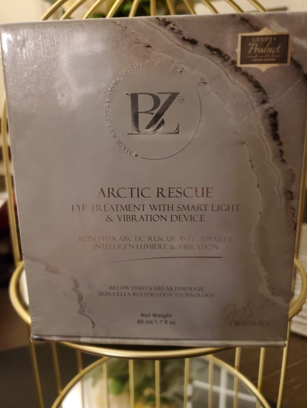 Arctic Rescue Eye Treatment in Silver Red Light Vibrating Device Sealed